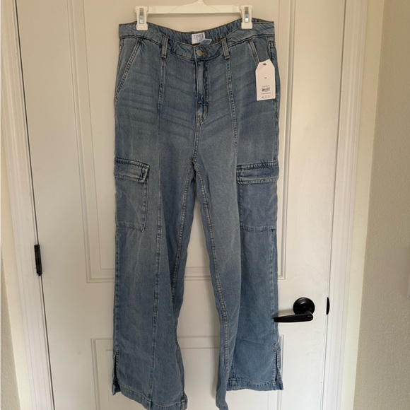 Women's Blue Cargo Jeans Time and Tru 14 - Picture 1 of 4